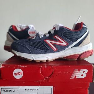 New !!!! Never worn blue new balance for little kids size 11.5 wide